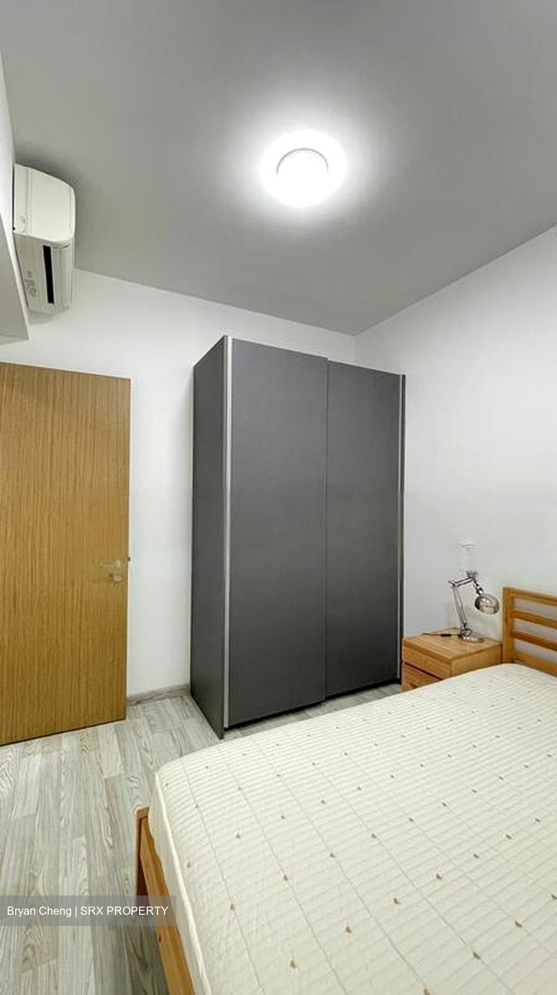 Lakeville (D22), Condominium #587579361
